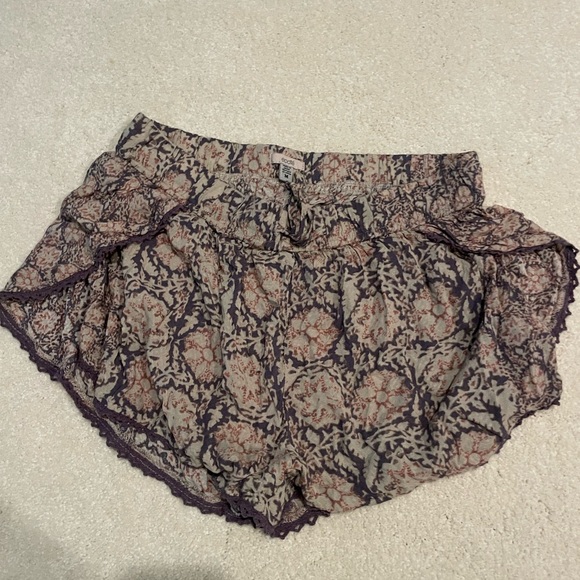 Urban Outfitters Pants - Medium urban outfitters ecote flowy shorts- purple, pink, and cream boho pattern